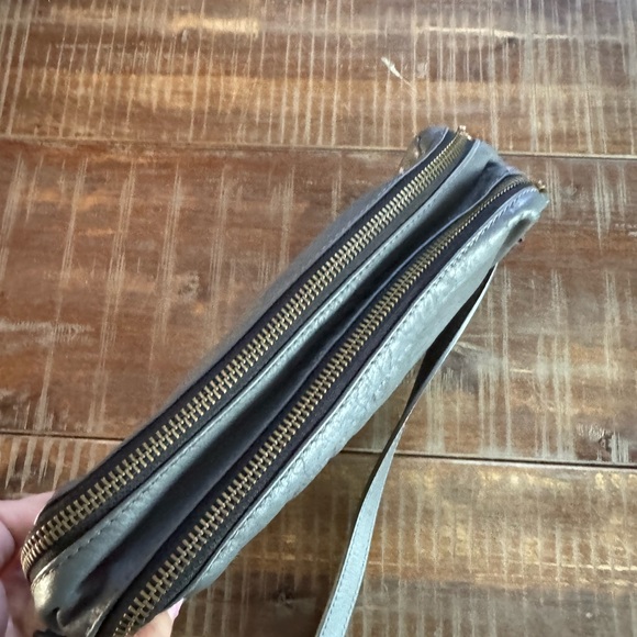 Made in Italy Genuine Leather gray crossbody bag with skull - Picture 4 of 15